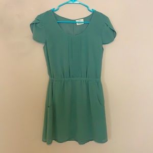 Pins and needles Light Green short cap sleeve polyester dress